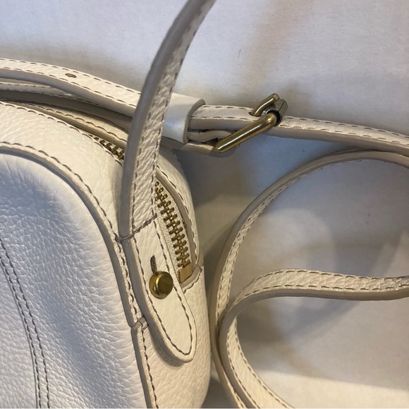 Small Fossil White Leather Over the Shoulder Cross Body Bag - Picture 2 of 9